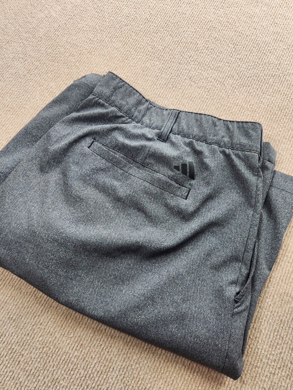 Adidas Men's Size 44 Waist Gray Performance Stretch Chino Golf Shorts
